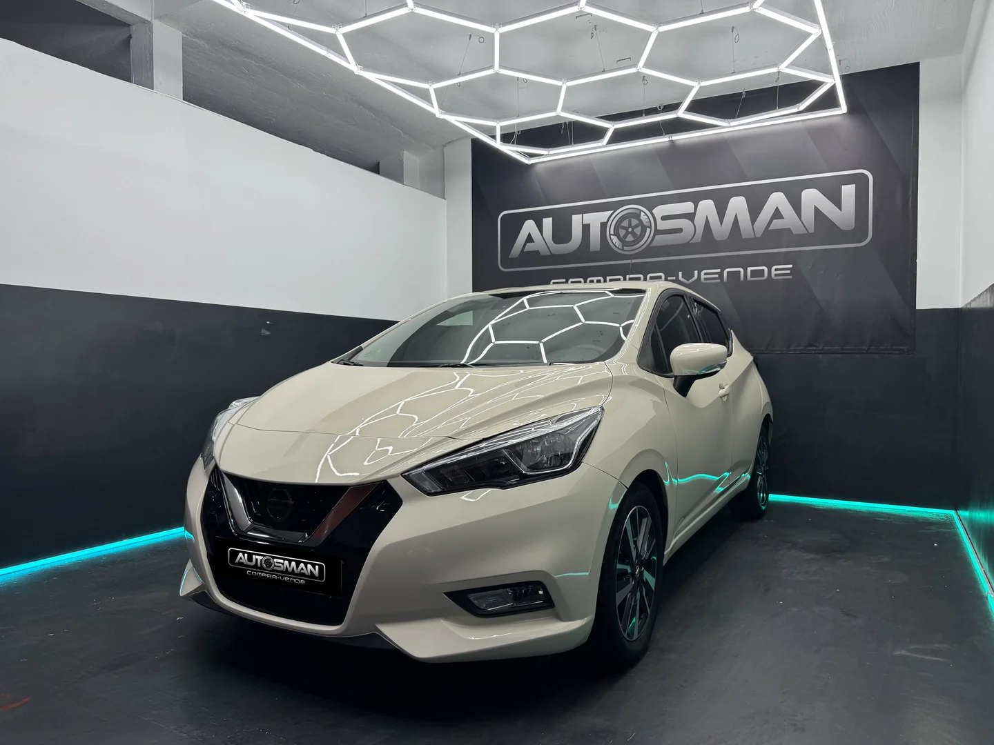 NISSAN Micra 1.5dCi 90 CV SS NConnecta 2017 Diésel Beige - Vista lateral